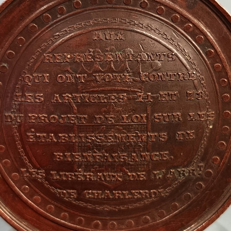 BELGIQUE MEDAILLE DE TABLE SEANCE DU 27 MAI 1857 VOTE CONTRE LE PROJET DE LOI SUR LES ETABLISSEMENTS DE BIENFAISANCE